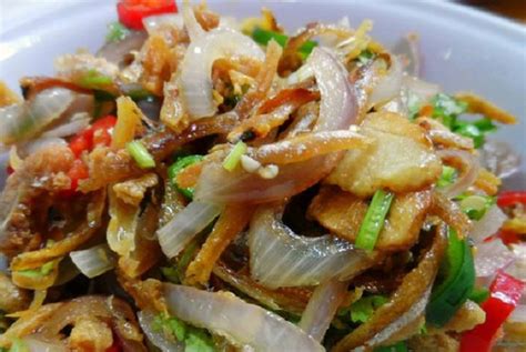 Bahan utama untuk membuat kuih ini adalah nasi sejuk. Resepi Kerabu Ikan Bilis Ala Thai | Asian recipes ...