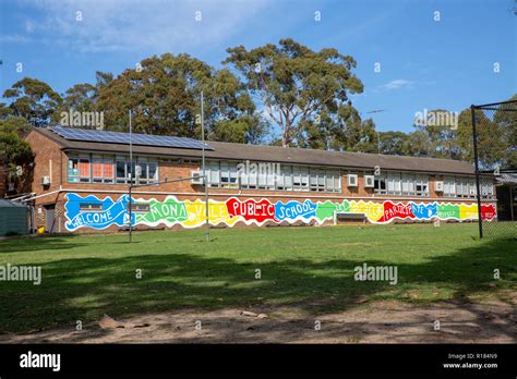 Mona Vale School Hi Res Stock Photography And Images Alamy