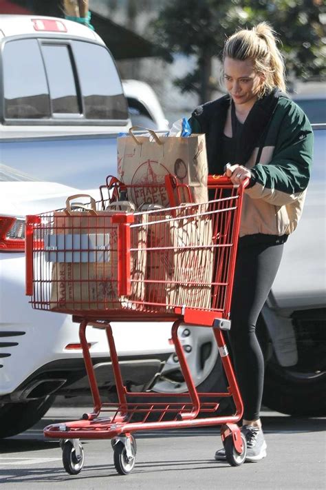Hilary Duff In A Black Leggings Goes Shopping At Trader Joes In La 02112020