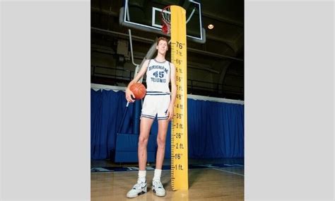The Worlds Largest And Tallest Athletes That Make Us Look Minute