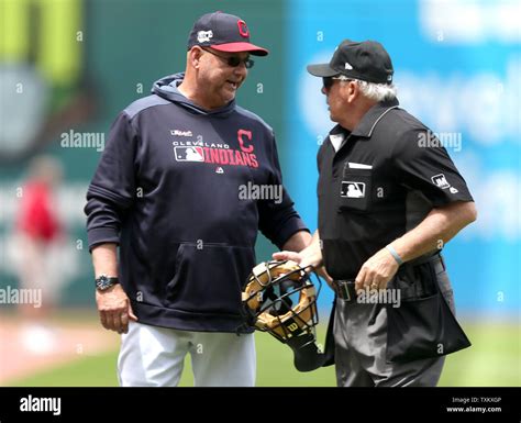 Home Plate Umpire Larry Vanover Hi Res Stock Photography And Images Alamy