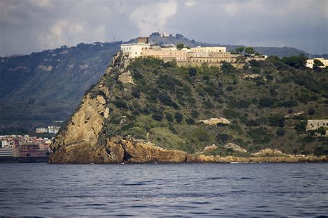 Vivara Gaiola Nisida Li Galli Le Piccole Isole Del Golfo Di Napoli