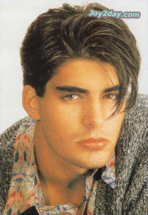 These '80s hairdos are just too good. hairstyle-for-men-in-1980we-love-the-80s--july-2011 ...