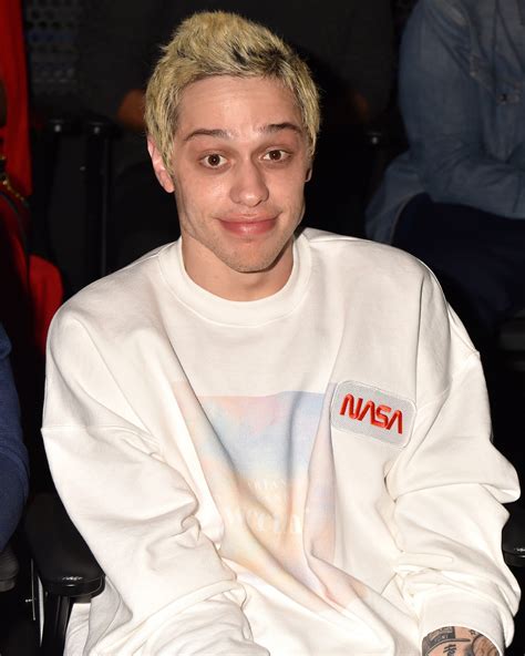 Caras | Pete Davidson brinca com ameaça suicida