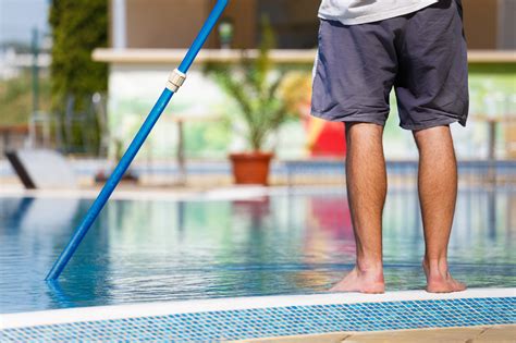 7 Important Tips For Weekly Swimming Pool Maintenance — Hammerhead Pools