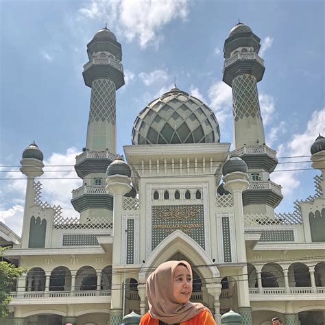 Masjid agung al fattah yang merupakan masjid waqaf kota mojokerto tersebut, di kuatkan dalam surat sertifikat waqaf no. Wisata Religi dengan Berkunjung ke Masjid Indah di Malang ...