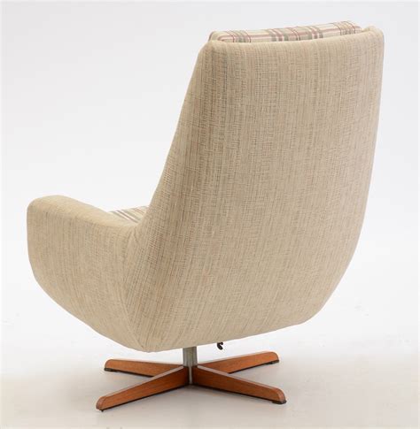 Mid Century Modern Upholstered Reclining Swivel Chair Ebth