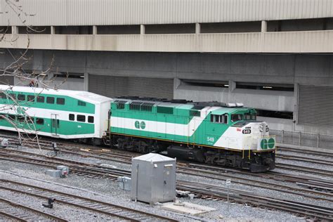 Go Transit Toronto Go Transit Emd F59ph Locomotive Number Flickr