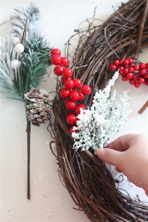 Easy Diy Christmas Wreath How To Make A Grapevine