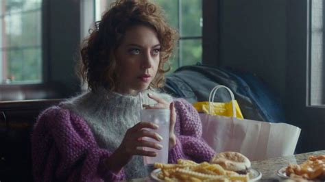 Aubrey Plaza Jemaine Clement Star In Trailer For An Evening With Beverly Luff Linn Film