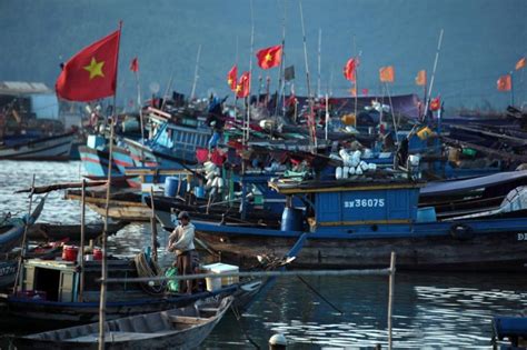 Chinese Boats Attack Vietnamese Fishermen In South China Sea