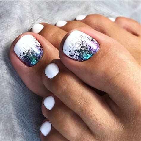Nail Designs For Truly Fashionable Chicks Who Follow The Trends