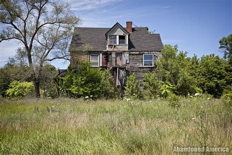 Where streetscapes resonate with the activities of the young and the young at heart. Gary, Indiana | Abandoned House