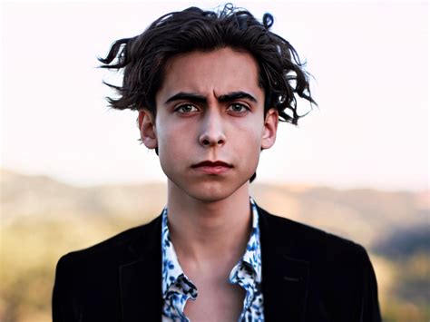 Aidan gallagher has said creppy messages to girls, tried to dox people, slander people what's the controversy around aidan gallagher anyway? Entrevista con Aidan Gallagher de The Umbrella Academy ...