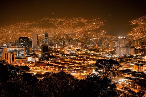 Medellin Neighborhood Guides 12 De Octubre Casacol