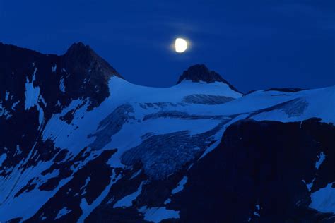 Full Moon Over Winter Mountains Hd Wallpaper Background Image 1999x1333