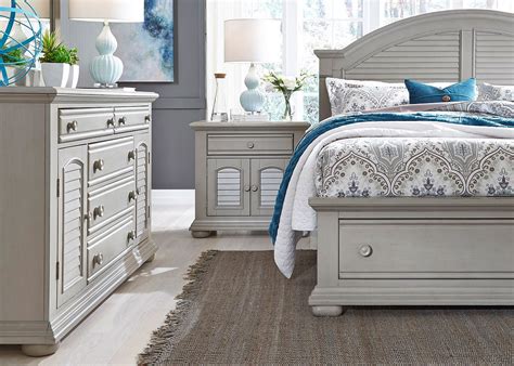 The luxury summerhouse garden pod from cuckooland.com has a heater, bluetooth audio system, power point and soft led down lights as well as a dining table and two sofas that will. Summer House II Storage Bedroom Set Liberty Furniture ...