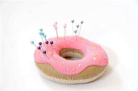 13 Adorable Diy Pin Cushions