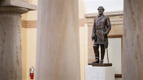 Virginias Ralph Northam Pushes To Remove Robert E Lee Statue From Us