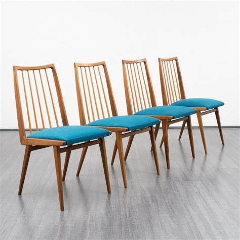 Dinner chairs complement your dining table, the centrepiece of your dining room, so they have a vital part to play in the style of the room. Set of 4 vintage dinner chairs, 1950s | #52819
