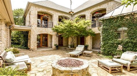 Crisp stucco finishes, terra cotta barrel tile roofing, courtyards, wrought iron balusters, and arched loggias add to. Small Spanish Style House Plans Spanish Style Home Plans with Courtyards, spanish villa house ...