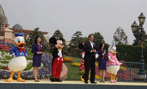 Coronavirus Shanghai Disneyland Becomes First Disney Park To Reopen