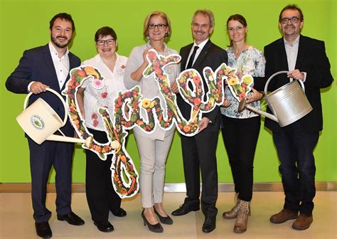 Directed by hugo bataille, simon b. GARTEN - Lust. Last. Leidenschaft im Museum ...