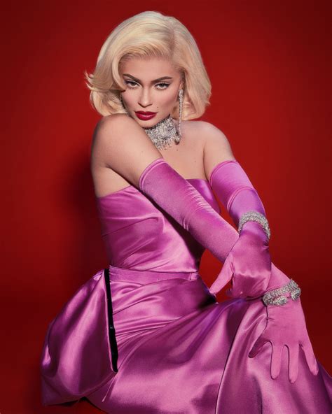 Kylie Jenner Recreates One Of Marilyn Monroe S Most Iconic Looks For Fourth Halloween Costume