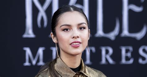 Drivers license is the debut single by olivia rodrigo. Drivers License Olivia Rodrigo - Watch Olivia Rodrigo's ...