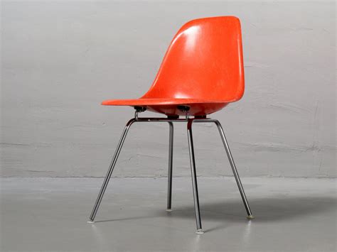 Their work spans the fields of furniture design, filmmaking, photography and exhibition design. Pin on Ray & Charles Eames - Fiberglas Stühle