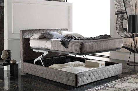 Il nostro assortimento ti offre un'ampia scelta di stili, colori e materiali: Letto con box contenitore o senza?