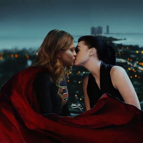 supercorp au lena takes the lead and finally kisses supergirl during one of the night talk