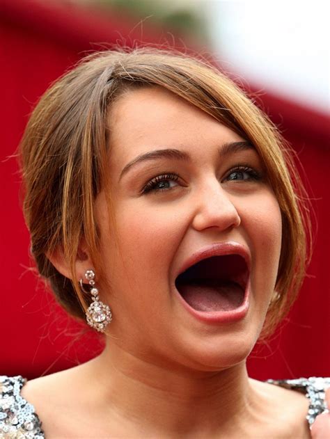 Miley Cyrus With No Teeth Funny Celebrity Moments Photo 34425349