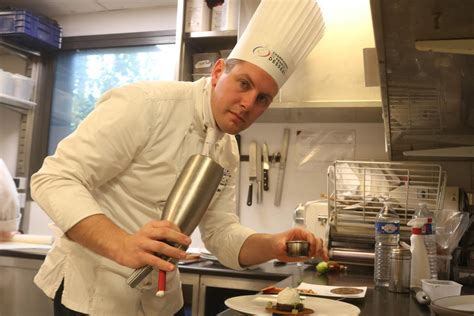 Hotels near (lrt) lann bihoue airport. Perros-Guirec. Championnat de France du dessert : Antoine ...