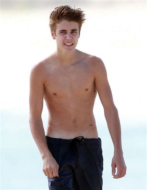 Mis Idolos Stars Justin Bieber Sin Camisa En Los Cabos Con Selena G Mez