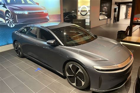 Lucid's Stock Drops Following Introduction of Affordable Air EV - BIZ