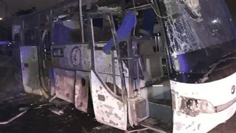 Bomb Strikes Tourist Bus Near Egypts Giza Pyramids Kills 4