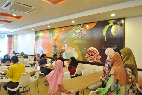 Place chicken skin side down in hot butter and bake 35 minutes; Restoran Radix Fried Chicken (RFC) di buka di Kuala ...