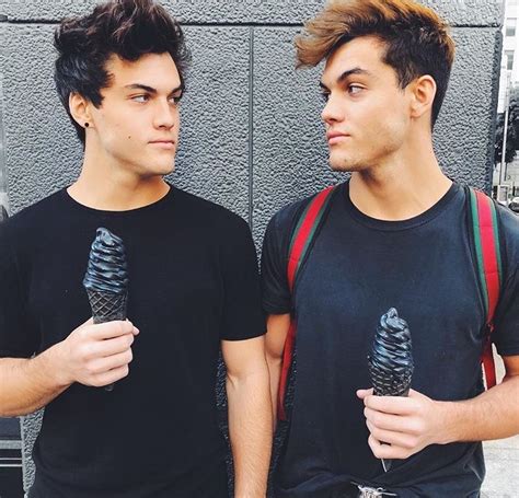 Ethan And Grayson Dolan Ethan Dolan Dolan Twins Twin Tuesday Vine