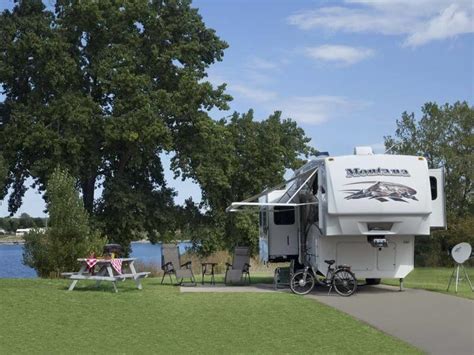 Privately owned cottages and golf carts at southern ontario's premier summer vacation resort. Camping - Sherkston Shores