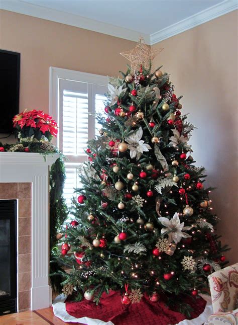 20 Red Christmas Tree Decorating Ideas Pimphomee