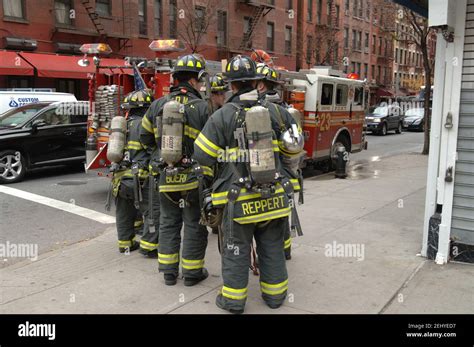 New York Firefighters Stock Photo Alamy