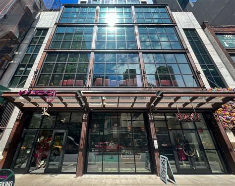 Review The Moxy Nyc Chelsea New York Hotel A Good Mid Range Option