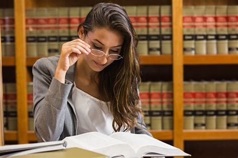 Seis Aptitudes Que Necesitas Para Estudiar Derecho Admisión Campus Lima