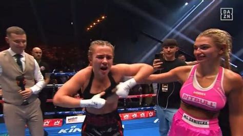 Onlyfans Boxer Daniella Hemsley Flashes Boobs After Winning Fight As