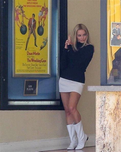 Margot Robbie As Sharon Tate In Once Upon A Time In Hollywood Margot Robbie Margo Robbie