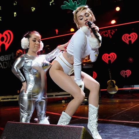 Miley Cyrus Dresses As Sexy Reindeer At Dc Jingle Ball E Online Uk