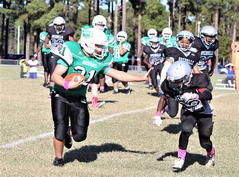 Greenwaves Defeat Overhills 16 0 In Middle School Football