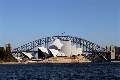 The latter had become too difficult to maintain and grub was rewritten from scratch with the aim to provide modularity and. Perth Opera House / Perth To Sydney By Flight From Eur 228 ...