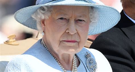 Queen Elizabeth Ii Always Wears This 900 Essie Nail Polish